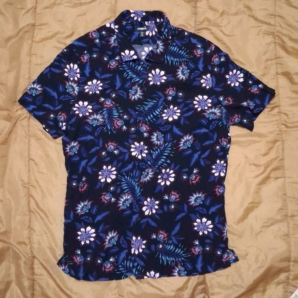 Express Mens M Floral Short Sleeve Button Up Shirt Blue Purple Hawaiian Tropica